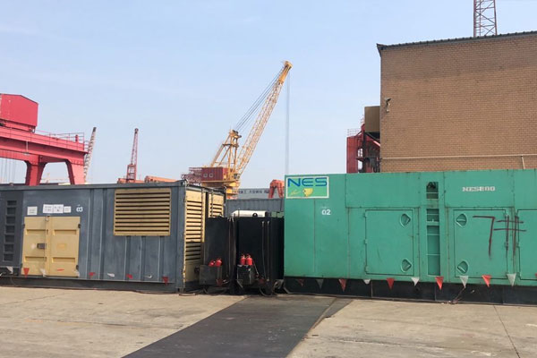 新泰发电机出租空气滤清器的清洁频率是多少？