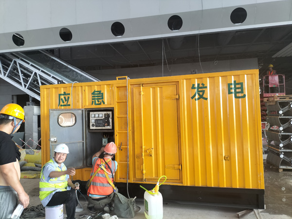 新泰怎样判断空气滤清器是否需要更换？